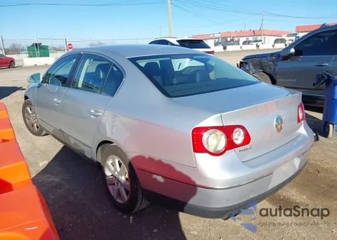 2008 Volkswagen Passat Turbo из США, поврежденный, VIN WVWJK73C98P049519